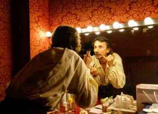 Arnaud Tsamere rend hommage à son père en jouant Cyrano de Bergerac news-15092024-180646