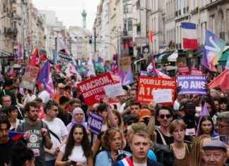 Manifestation à Paris contre le gouvernement Macron-Barnier: 3 200 participants revendiqués news-21092024-214857