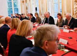 Titre: Michel Barnier recadre ses ministres après les premiers couacs news-24092024-210703