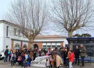 Protestation en chanson contre la fermeture de classe près de Toulouse protestation-en-chanson-contre-la-fermeture-de-classe-prs-de-toulouse