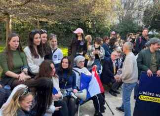 Manifestation féministe : Les péripéties du collectif Némésis dans le cortège manifestation-fministe-les-pripties-du-collectif-nmsis-dans-le-cortge