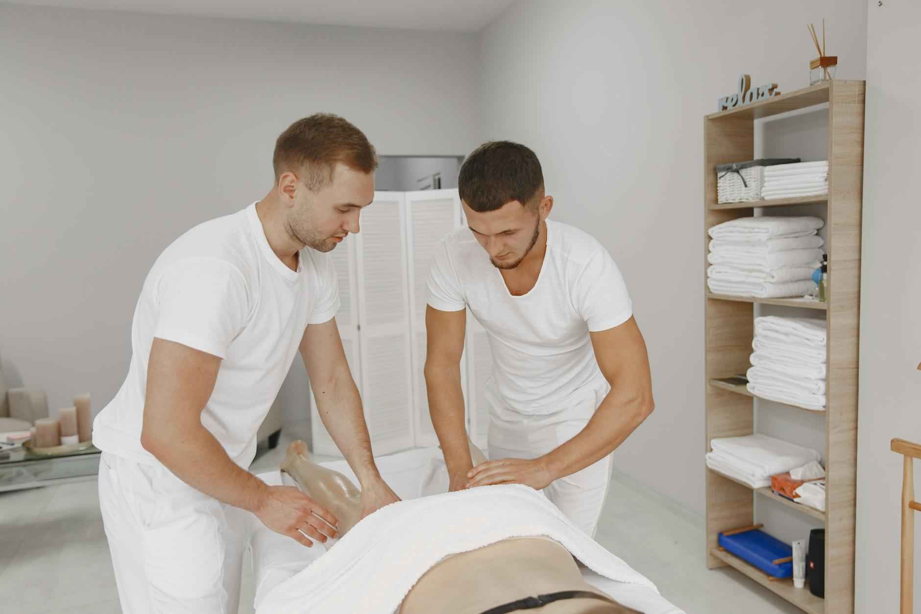 Massage thaï et massage duo à Paris : où se détendre ce weekend 2 Pourquoi choisir un massage duo
