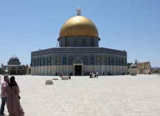 Omar Sy et Mory Sacko : taille, style et influence culinaire Omar Sy et Mory Sacko : taille, style et influence culinaire