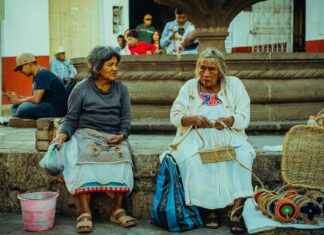 Place De La Bastille: Un Voyage au Cœur de l’Histoire Parisienne Place De La Bastille: Un Voyage au Cœur de l'Histoire Parisienne