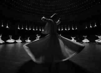 Robes De Soirée Chic Et Classe: Les Modèles Qui Font Sensation Cette Année Robes De Soirée Chic Et Classe: Les Modèles Qui Font Sensation Cette Année